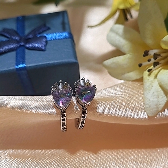 925 Vintage Love Heart Zircon Crown Hoop Earrings. Almost all photos tak… - Picture 9 of 11